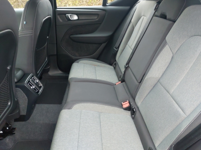 Volvo XC40 2.0 B3p Core Red #6