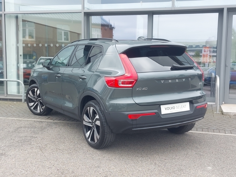 Volvo XC40 2.0 B3p Ultra Dark Green #2