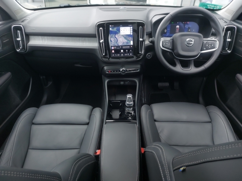 Volvo XC40 2.0 B3p Ultra Dark Green #3