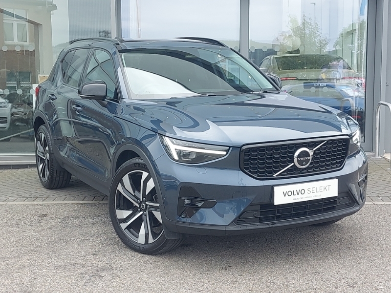 Volvo XC40 2.0 B3p Ultra Dark Blue