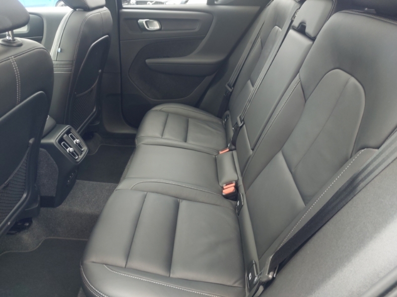 Volvo XC40 2.0 B3p Ultra Dark Blue #6