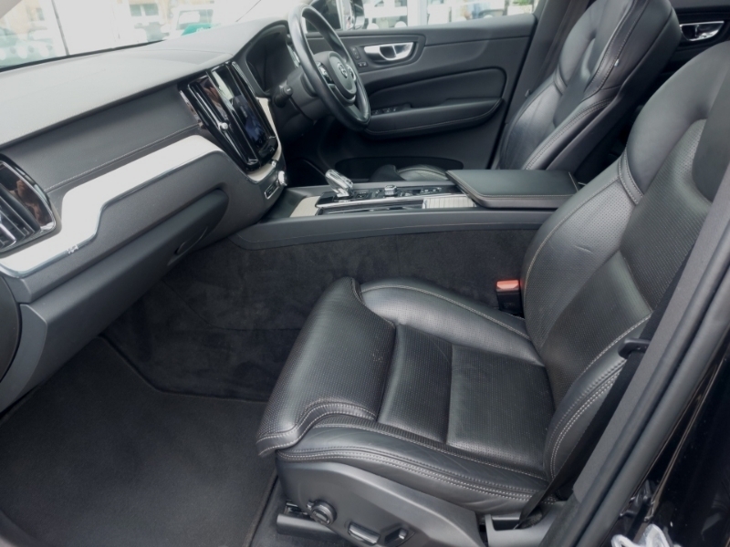 Volvo XC60 2.0 B4d Inscription Pro Geartronic Black #5