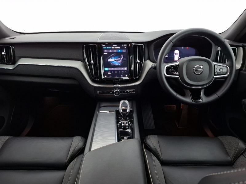Volvo XC60 2.0 B5p Plus Dark Awd Geartronic Black #3