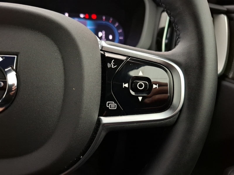 Volvo XC60 Ultra Black Edition Black #15