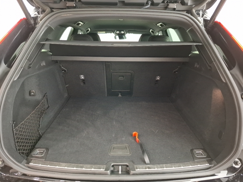 Volvo XC60 Ultra Black Edition Black #8