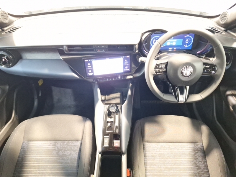 Alfa Romeo Junior 1.2 Turbo Ibrida Black #3