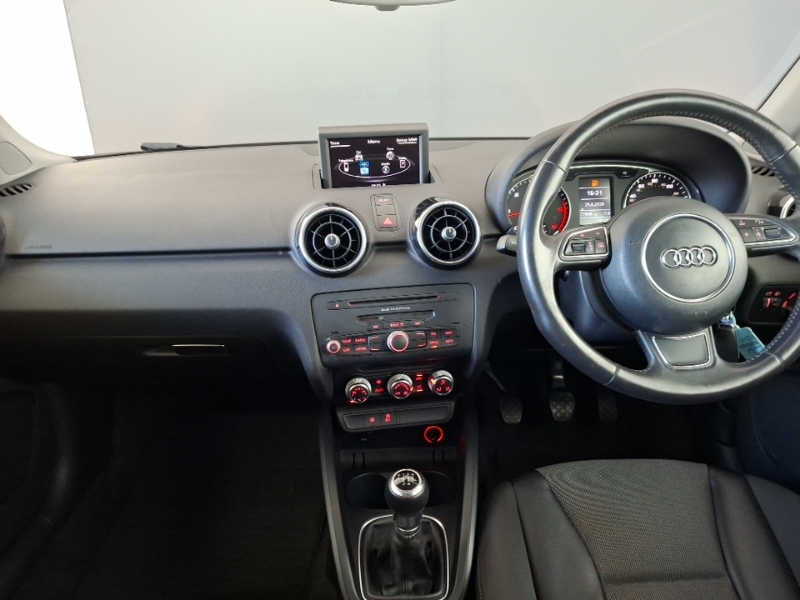 Audi A1 1.6 Tdi Sport Black #3