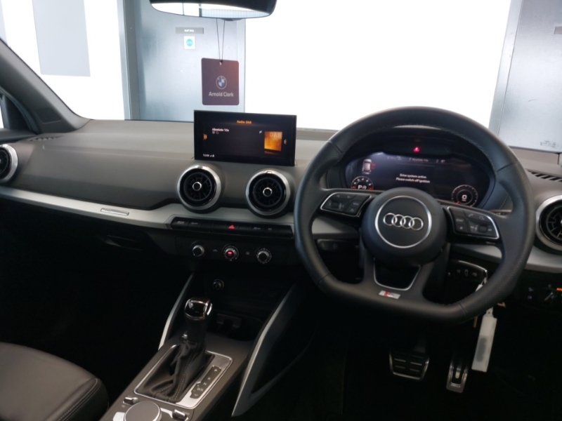 Audi Q2 35 Tfsi Black Edition S Tronic CVZ7256 White #4