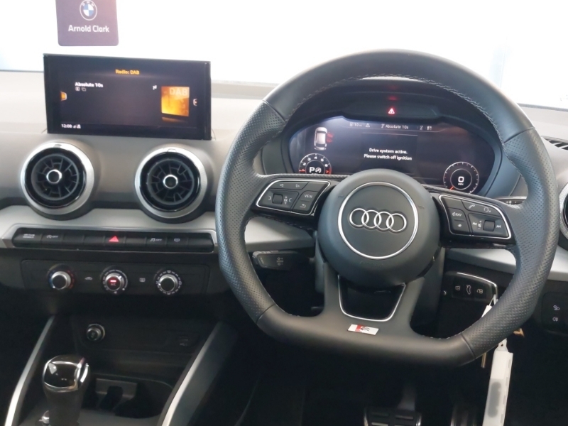 Audi Q2 35 Tfsi Black Edition S Tronic CVZ7256 White #5