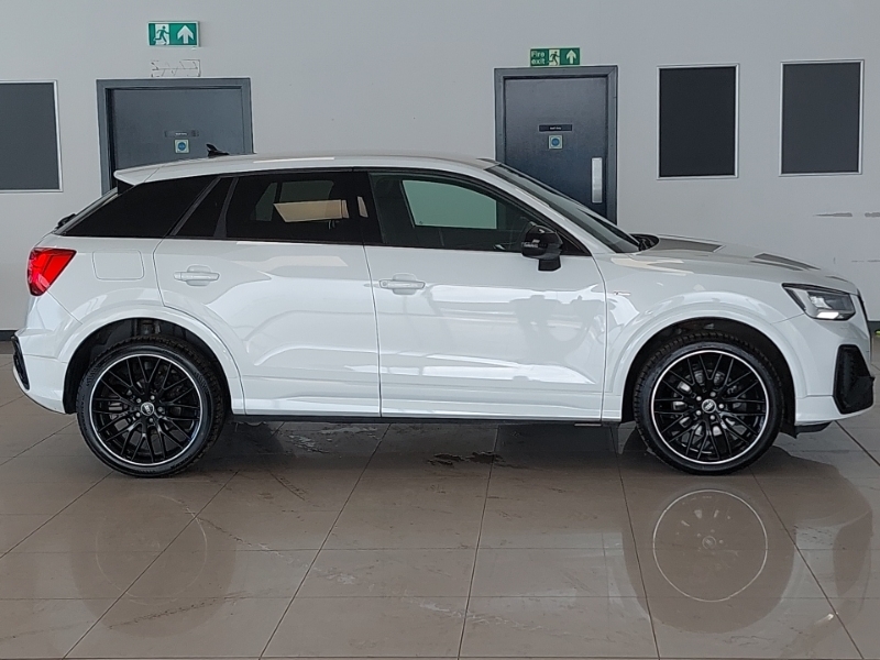 Audi Q2 35 Tfsi Black Edition S Tronic CVZ7256 White #3