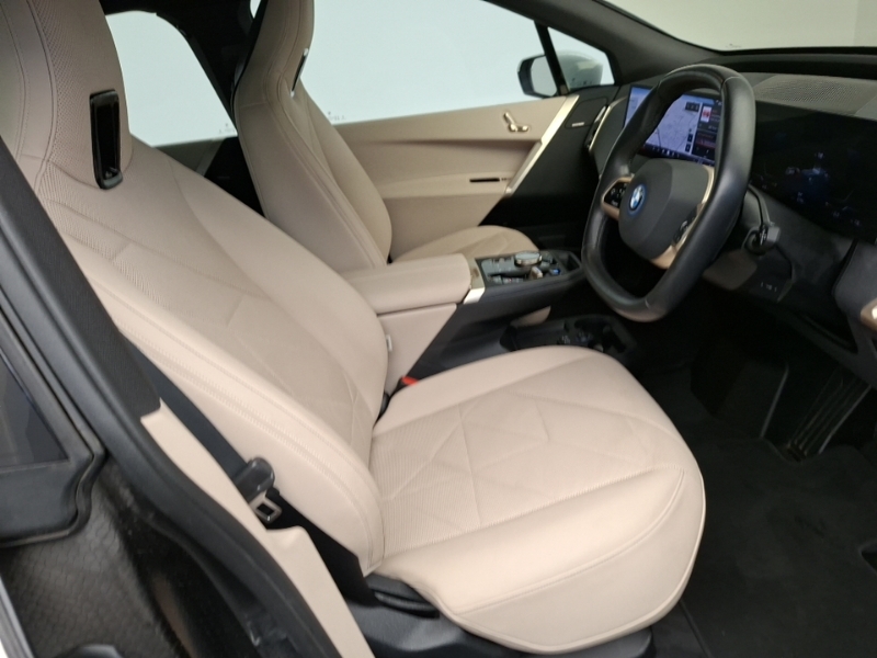 BMW iX 240Kw Xdrive40 M Sport 76.6Kwh White #6