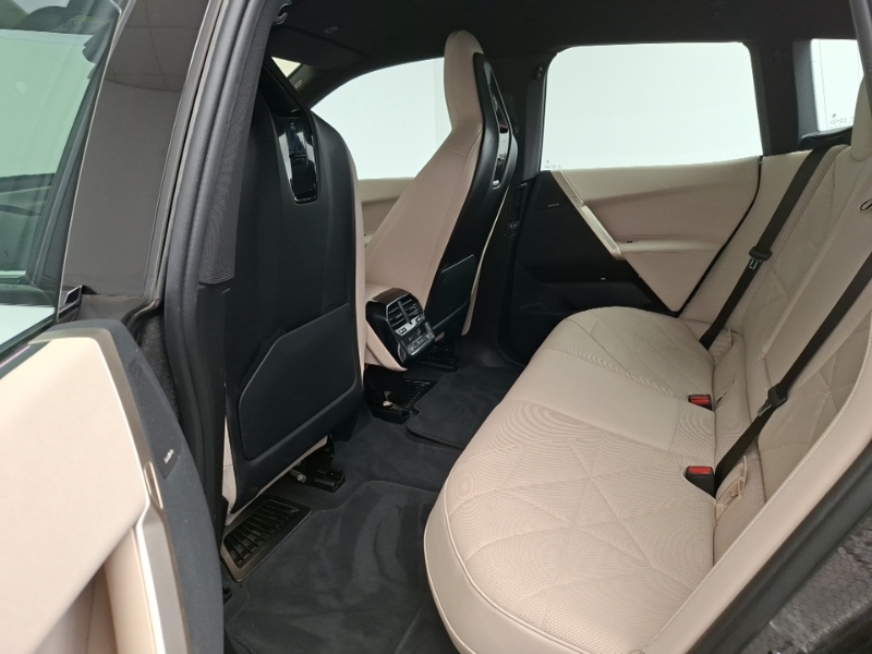 BMW iX 40 76.6Kwh M Sport Xdrive White #12