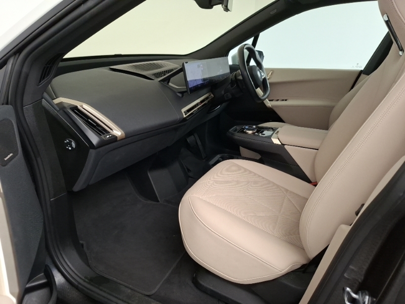 BMW iX 40 76.6Kwh M Sport Xdrive White #7
