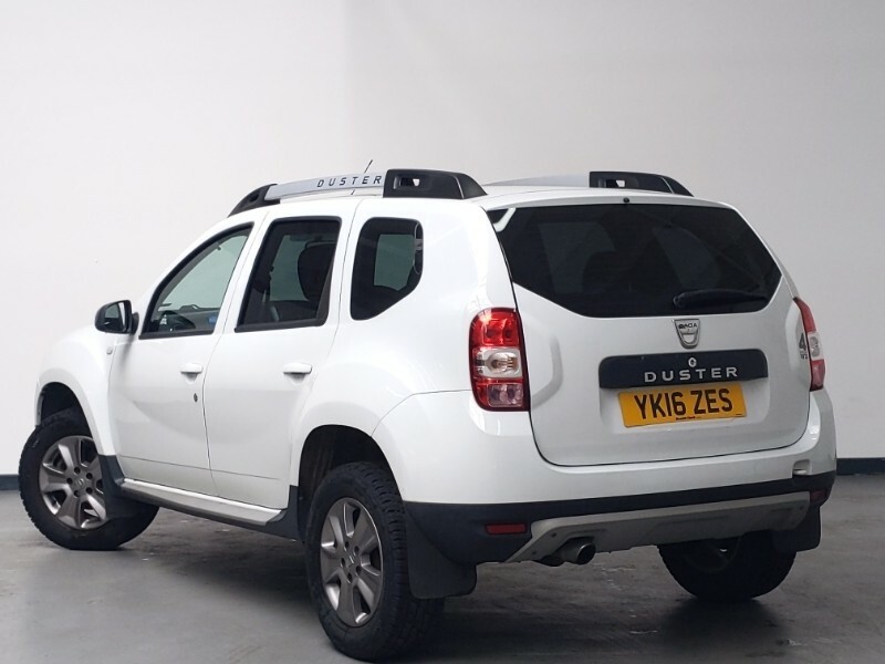 Dacia Duster 1.2 Tce 125 Laureate 4X4 White #2