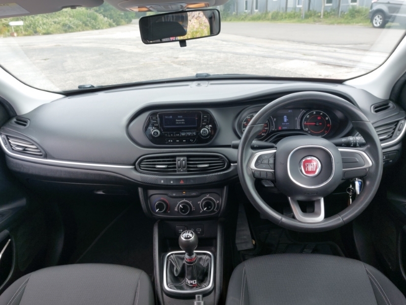 Fiat Tipo 1.4 Easy Red #3