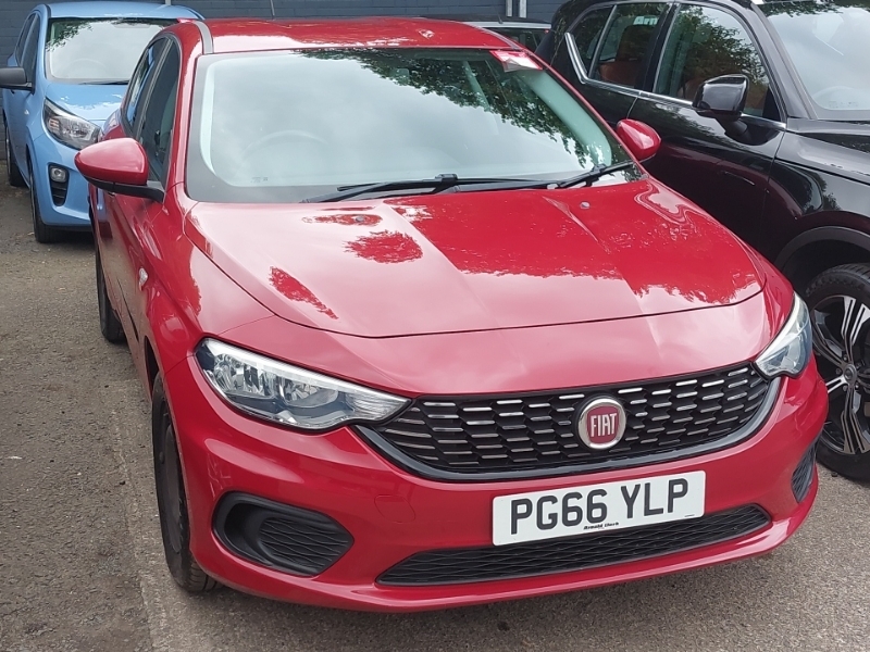 Fiat Tipo 1.4 Easy Red