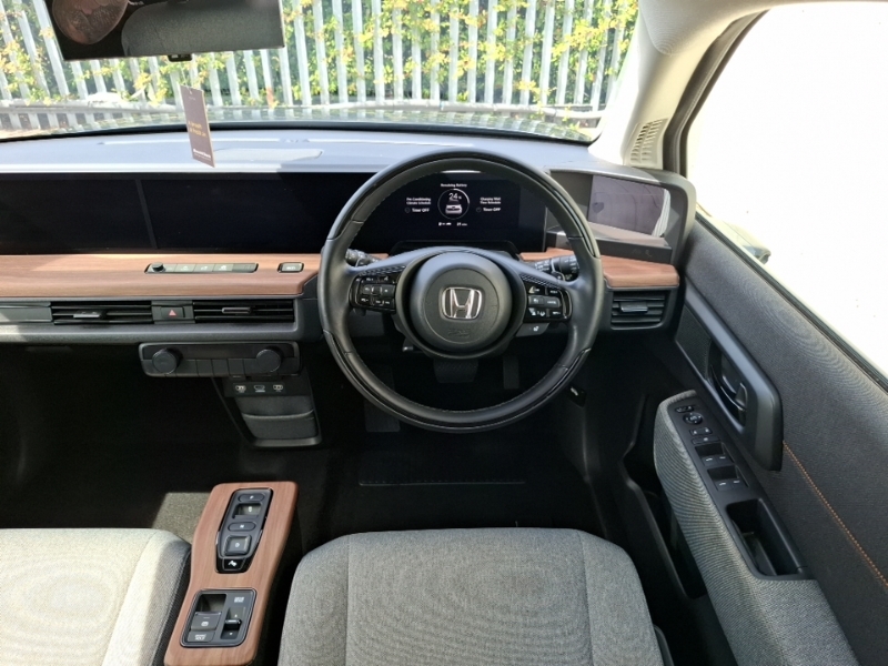 Honda E Advance White #8