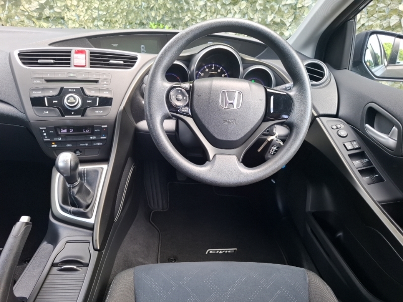 Honda Civic 2014 1.6 I-dtec Se Plus Tourer Euro 5 Ss White #8