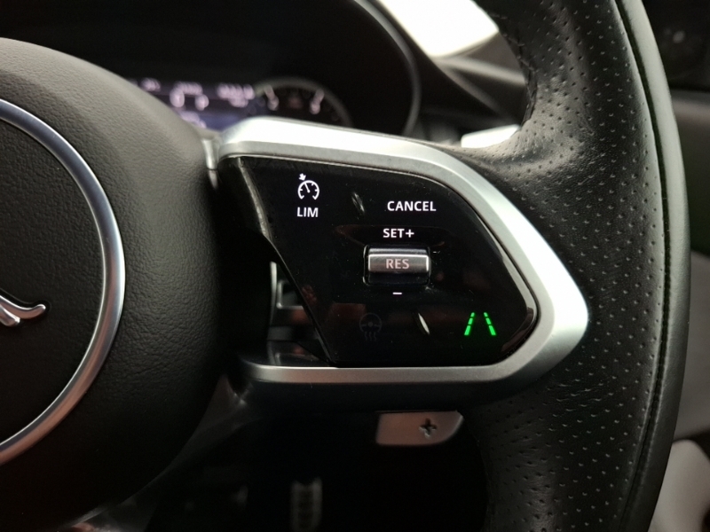 Jaguar E-Pace R-dynamic S White #13