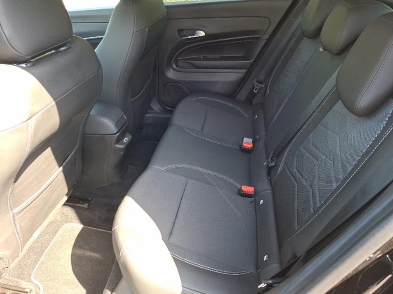 Jeep Avenger 1.2 E-hybrid Summit Dct Black #6