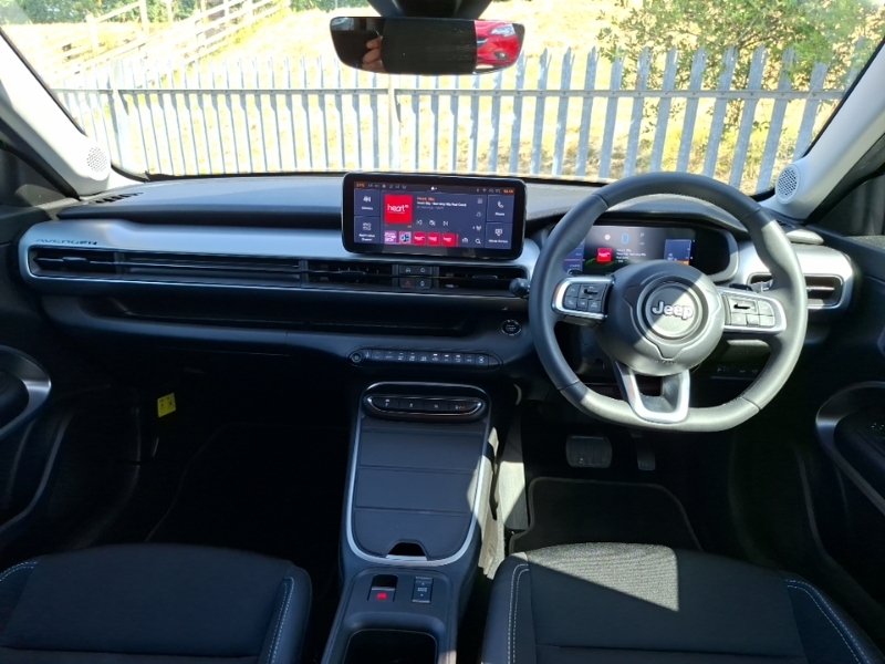 Jeep Avenger 1.2 E-hybrid Summit Dct Black #3