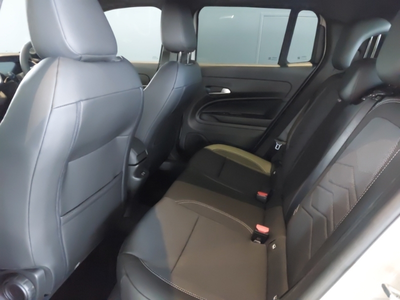 Jeep Avenger 1.2 E-hybrid Altitude Dct White #6