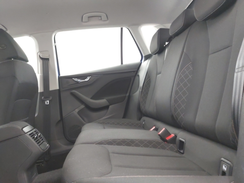 Skoda Kamiq 1.0 Tsi 110 Se Dsg Blue #6