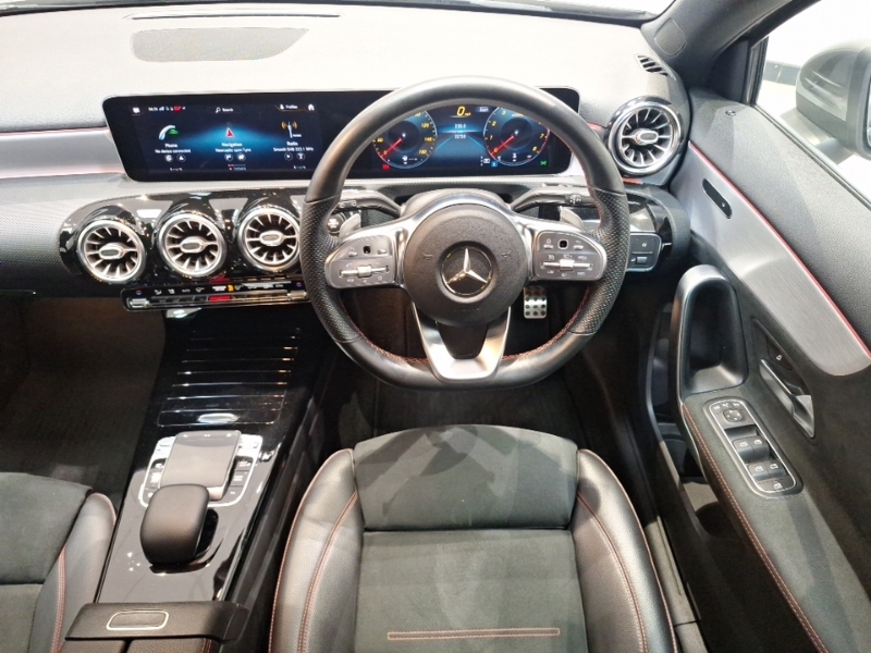 Mercedes-Benz A Class A 200 Amg Line Red #8