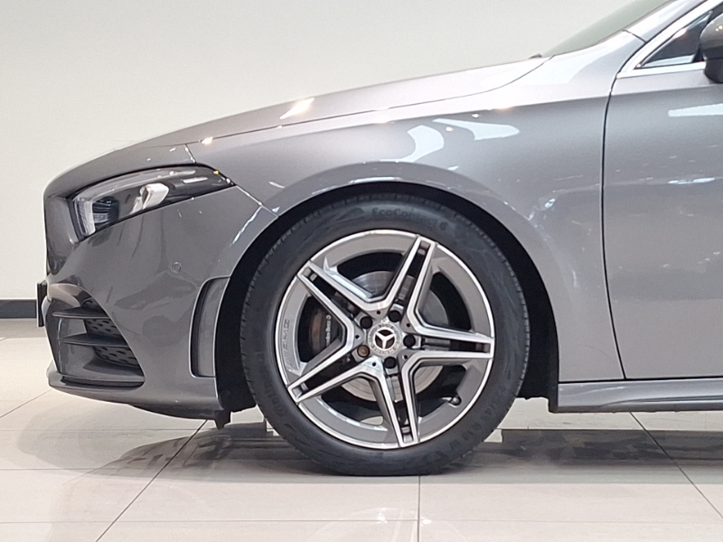 Mercedes-Benz A Class A 200 Amg Line Red #19