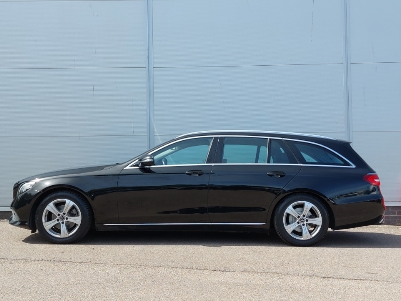 Mercedes-Benz E Class E220d Se 9G-tronic Black #4