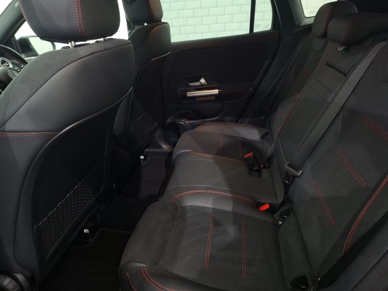 Mercedes-Benz EQA Eqa 250 140Kw Amg Line Executive 70.5Kwh Black #6