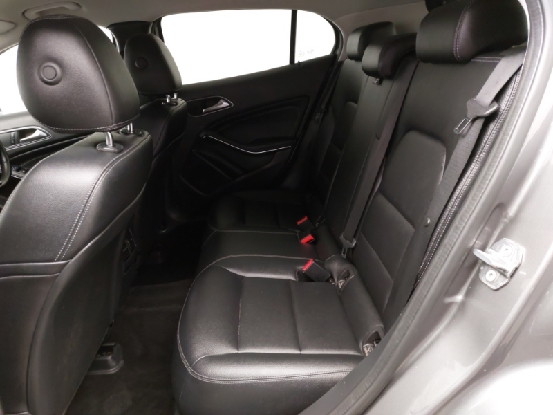 Mercedes-Benz GLA Class Gla 220D 4Matic Sport Executive Grey #6