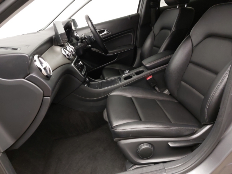 Mercedes-Benz GLA Class Gla 220D 4Matic Sport Executive Grey #5