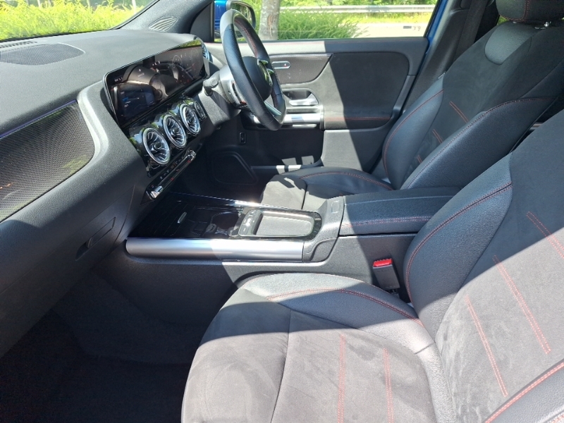 Mercedes-Benz GLA Class Gla 200 Amg Line Executive Blue #5