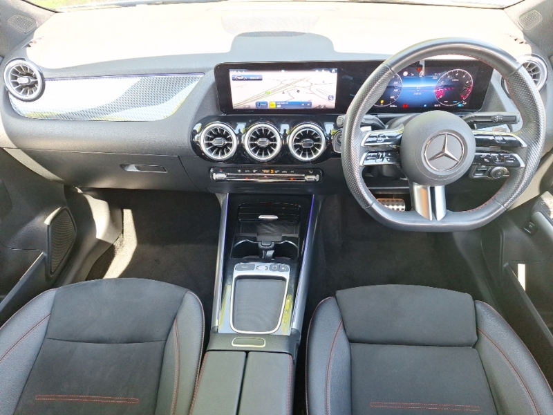 Mercedes-Benz GLA Class Gla 200 Amg Line Executive Blue #3
