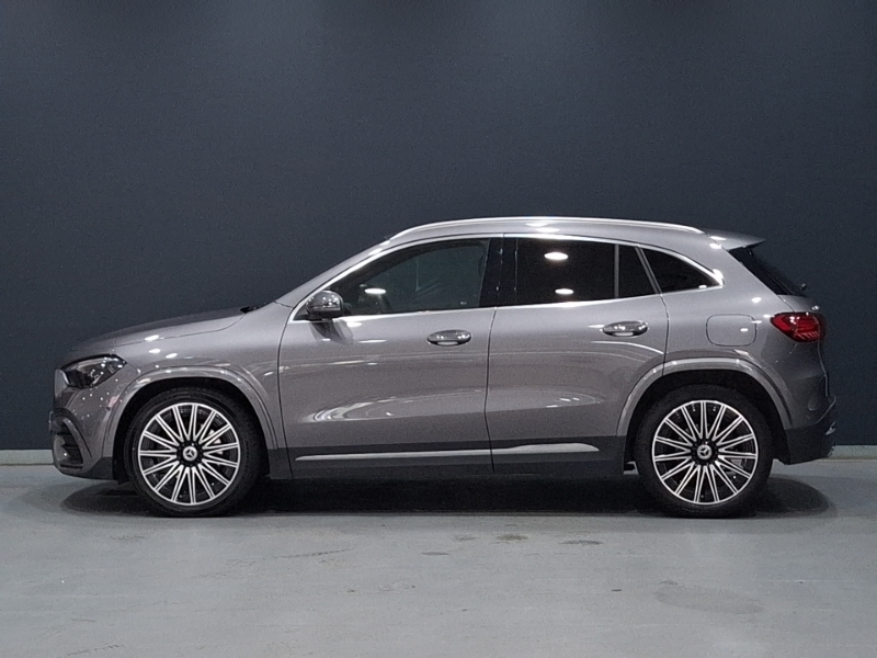 Mercedes-Benz GLA Class Gla 200 Amg Line Premium Grey #4