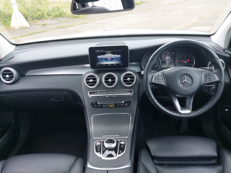 Mercedes-Benz GLC Class Glc 220D 4Matic Sport Premium 9G-tronic White #3