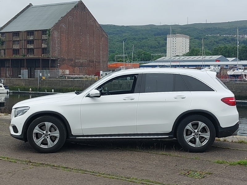 Mercedes-Benz GLC Class Glc 220D 4Matic Sport Premium 9G-tronic White #4
