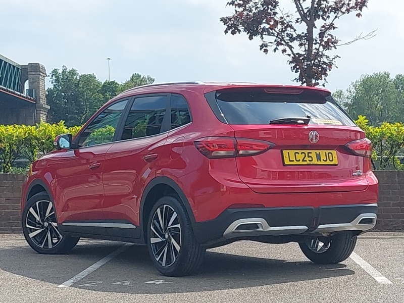 MG ZS 1.5 Hybrid Trophy Red #2