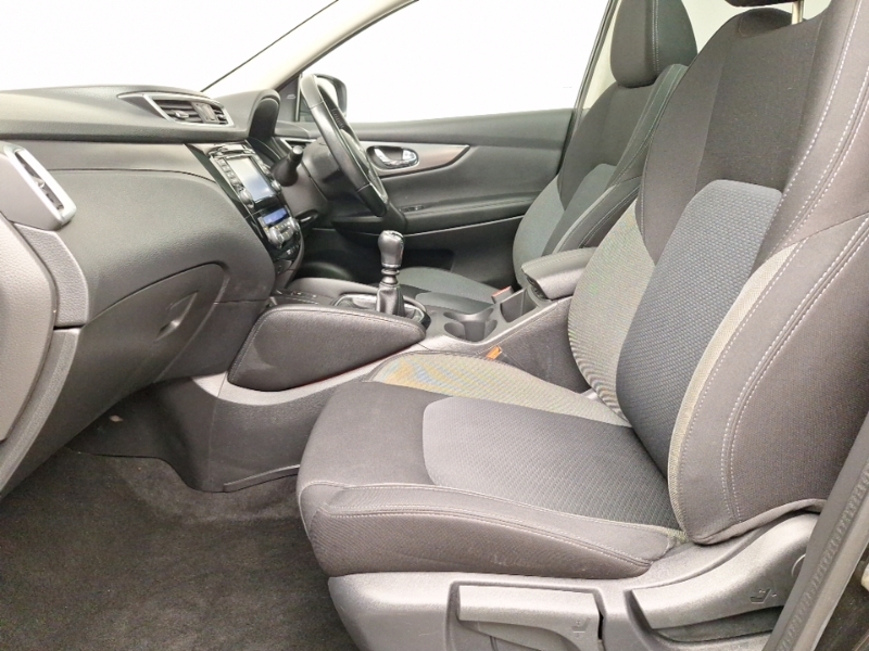 Nissan Qashqai 1.3 Dig-t N-connecta Black #5