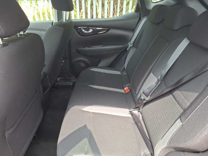 Nissan Qashqai 1.5 Dci 115 Acenta Premium Red #6