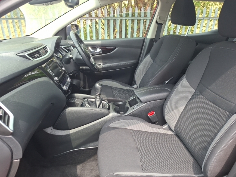 Nissan Qashqai 1.5 Dci 115 Acenta Premium Red #5