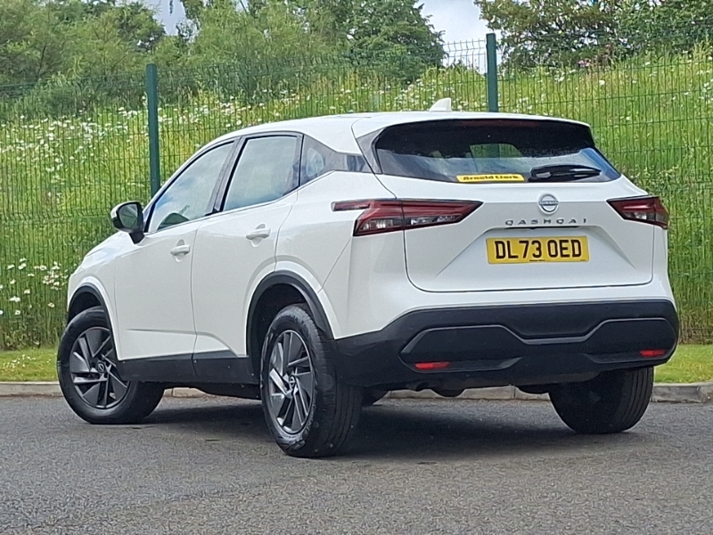 Nissan Qashqai 1.3 Dig-t Mh 158 Acenta Premium Xtronic White #2