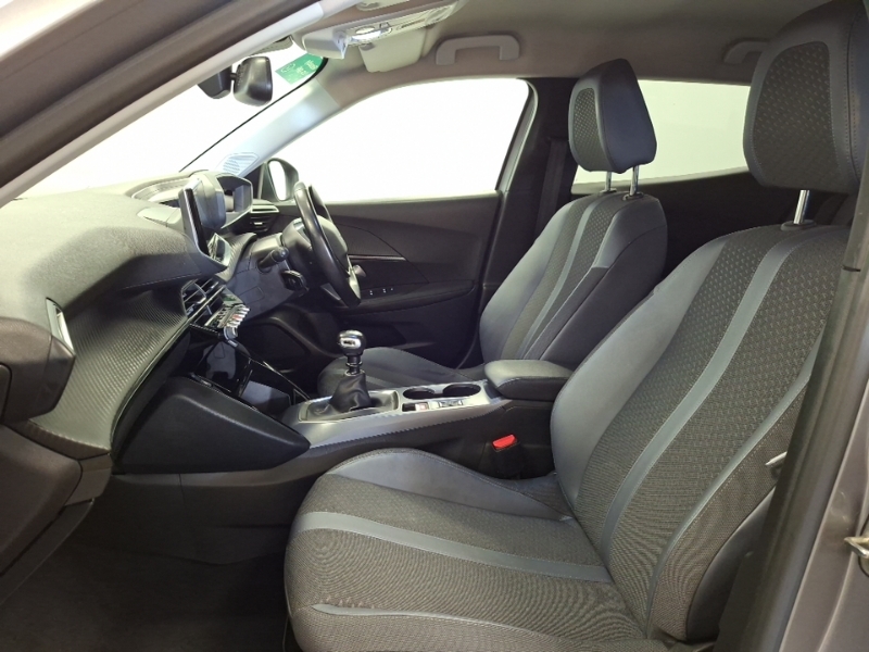 Peugeot 2008 1.2 Puretech Allure Premium Grey #5