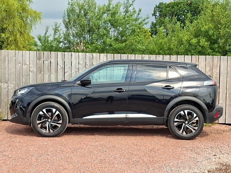 Peugeot 2008 1.2 Puretech Allure Premium Black #4