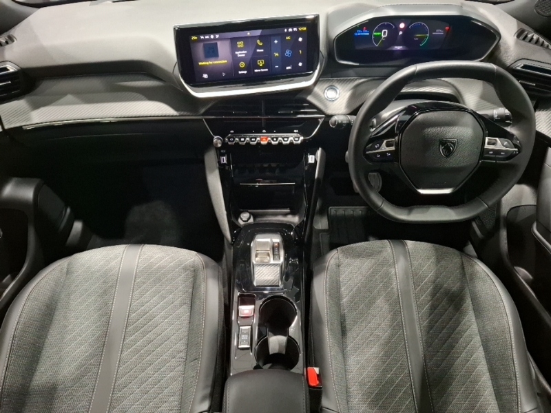 Peugeot e-2008 100Kw Allure 50Kwh White #3