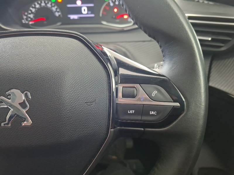 Peugeot 208 1.2 Puretech Allure Premium Hatchback E Red #13