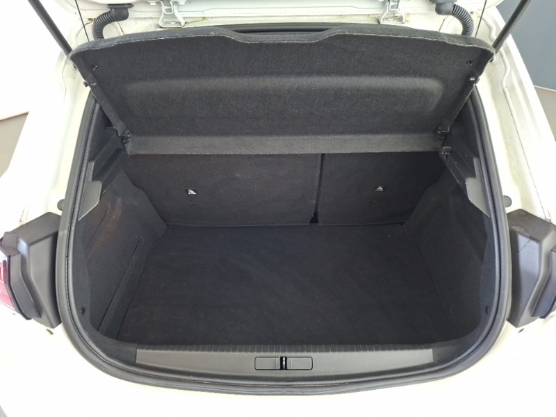 Peugeot 208 1.2 Puretech Allure Premium Hatchback E Red #18