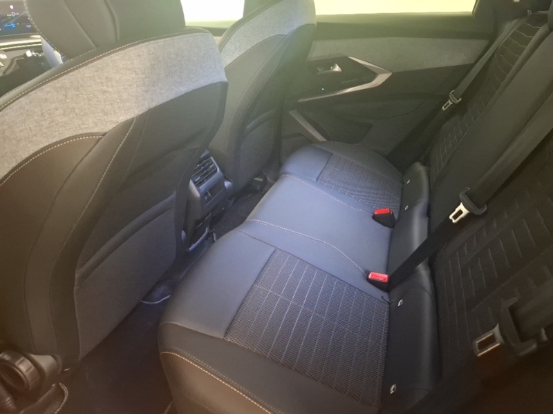 Peugeot 3008 157Kw Allure 73Kwh Black #6