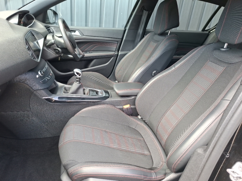 Peugeot 308 1.2 Puretech 130 Gt Line Black #5